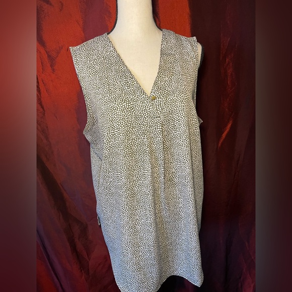Liz Claiborne Tops - Liz Clairborne Women’s Green & White Polka dot Blouse, Size L